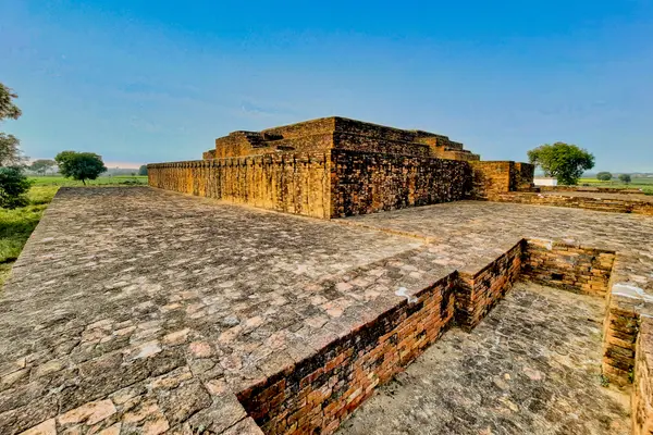 300–340 CE Vishnu temple, Padmavati brick temple platform, Pawaya, Madhya Pradesh 065