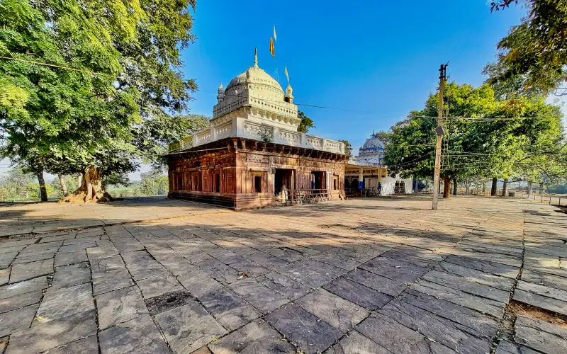 0122321 Mritangeshvara Shiva temple, Nandchand Madhya Pradesh 008