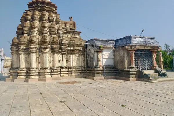 11th century Ramalingeshwara Temple, Nandikandi, Telangana, Kalyani Chalukyas - 12