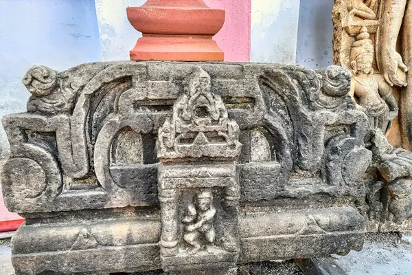 Digambar Shantinath temple, Sesai Sadak, Madhya Pradesh 02