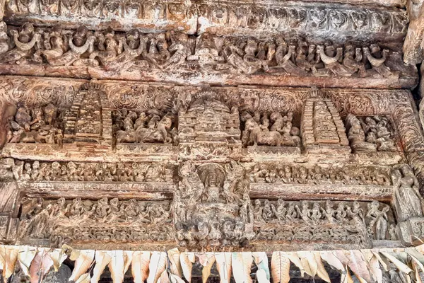 0122121 9th-century Sun temple, Madkhera Tikamgarh, Madhya Pradesh 111